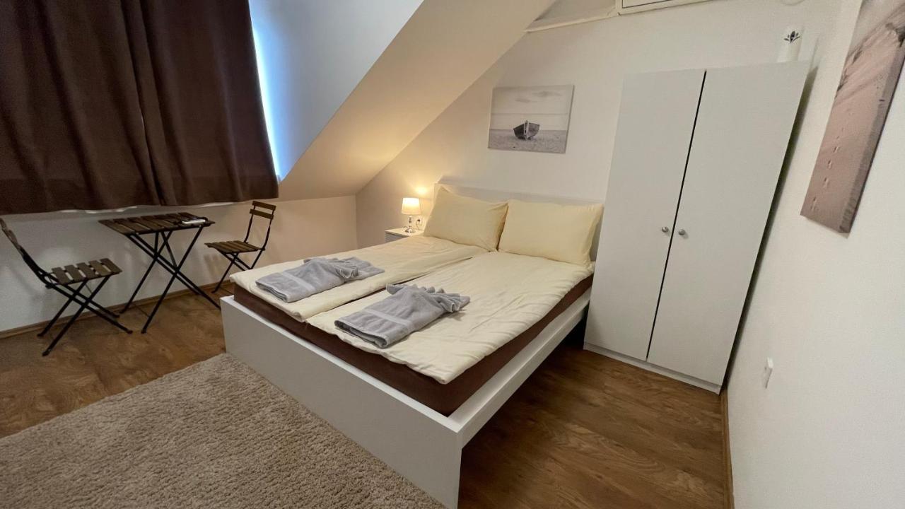 CITY Apartmanház Balatonföldvár Exterior foto